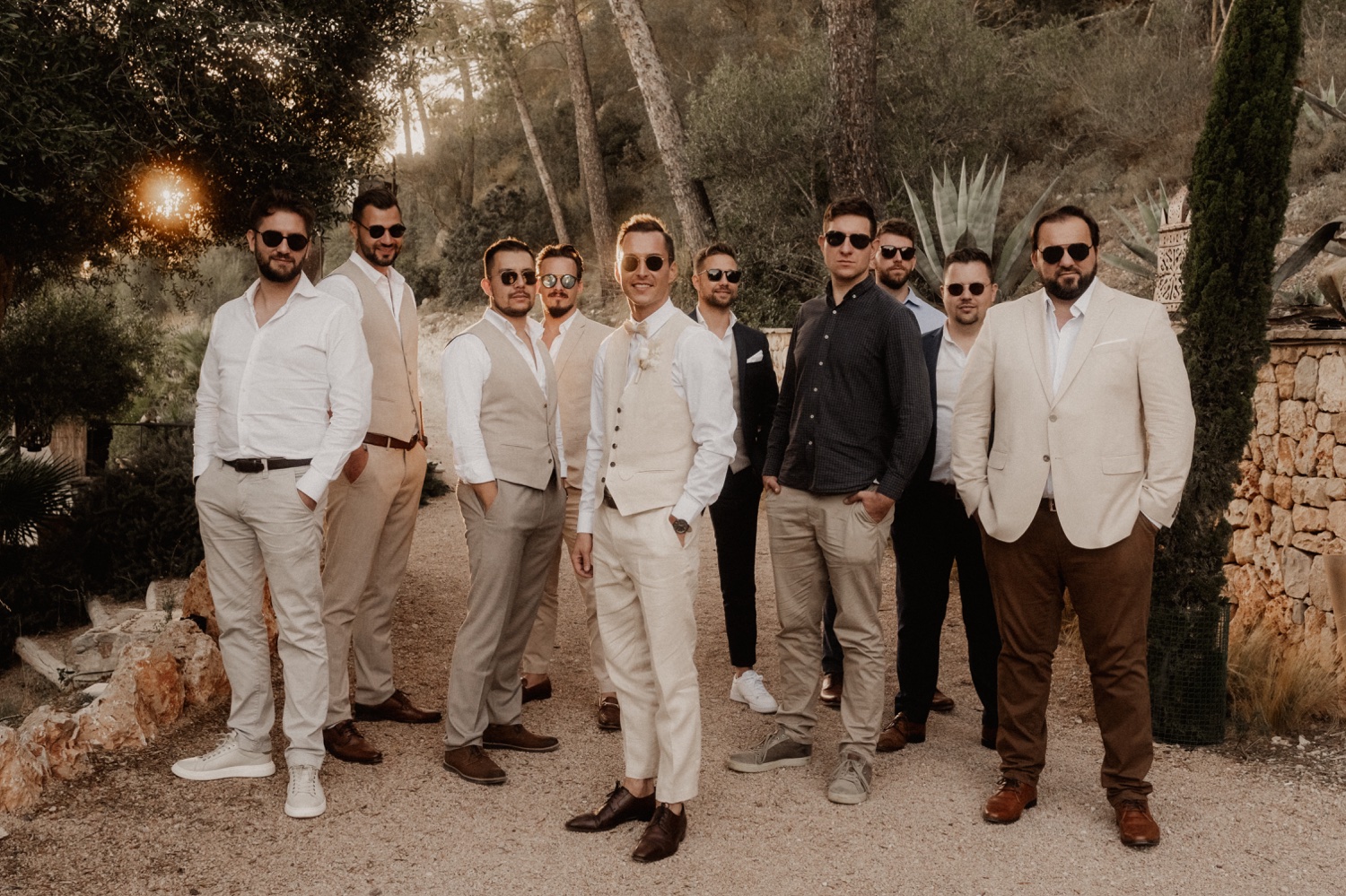 Hochzeitsreportage Mallorca getting ready Männergruppe
