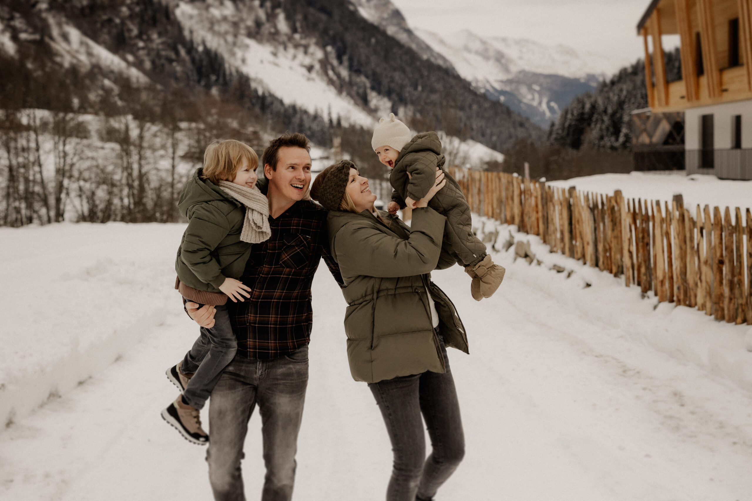 Hochzeitsfotografen Kathi Chris Niederrhein Familie im Schnee